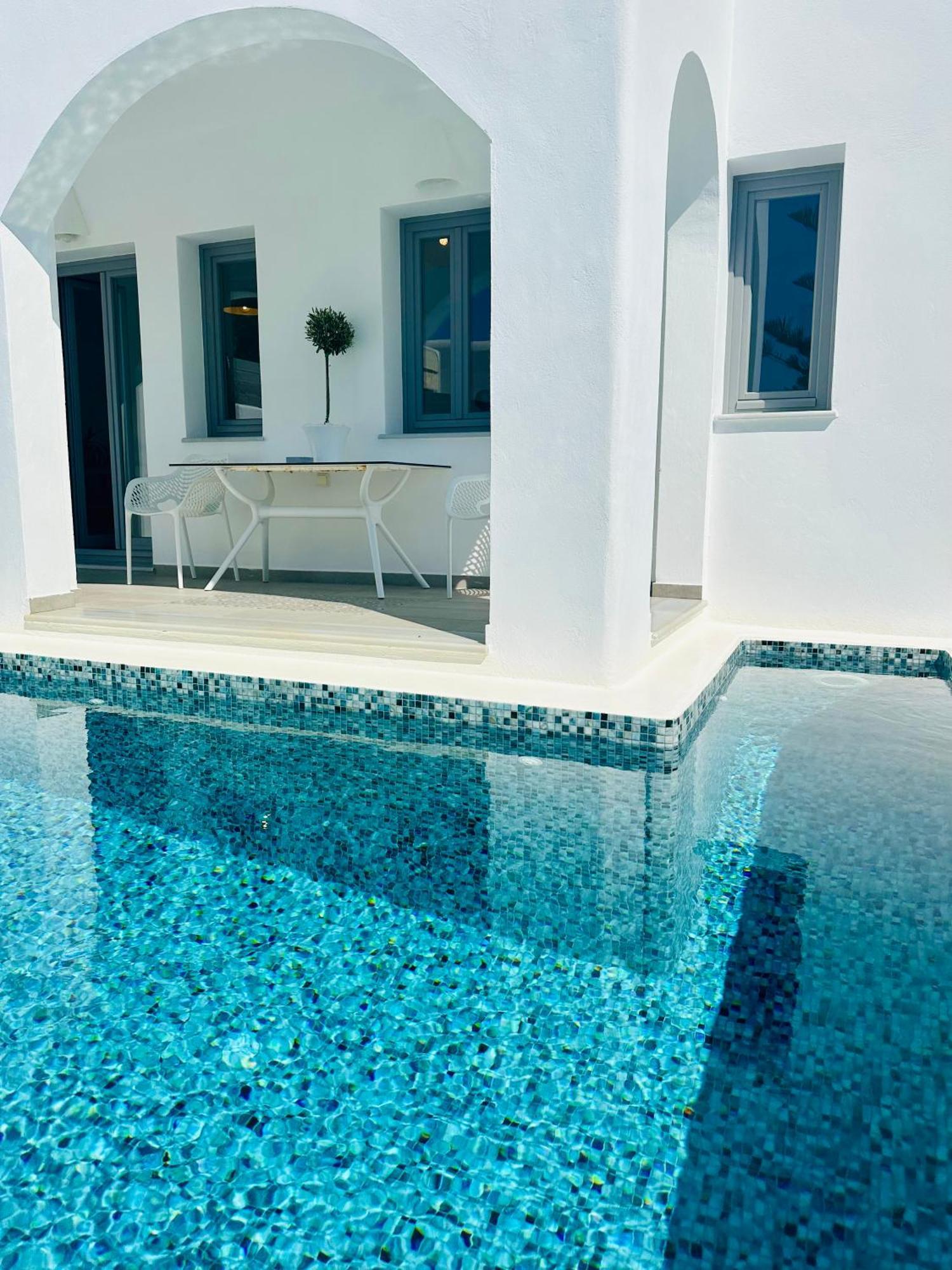 White Harmony Suites Меґалохорі Екстер'єр фото