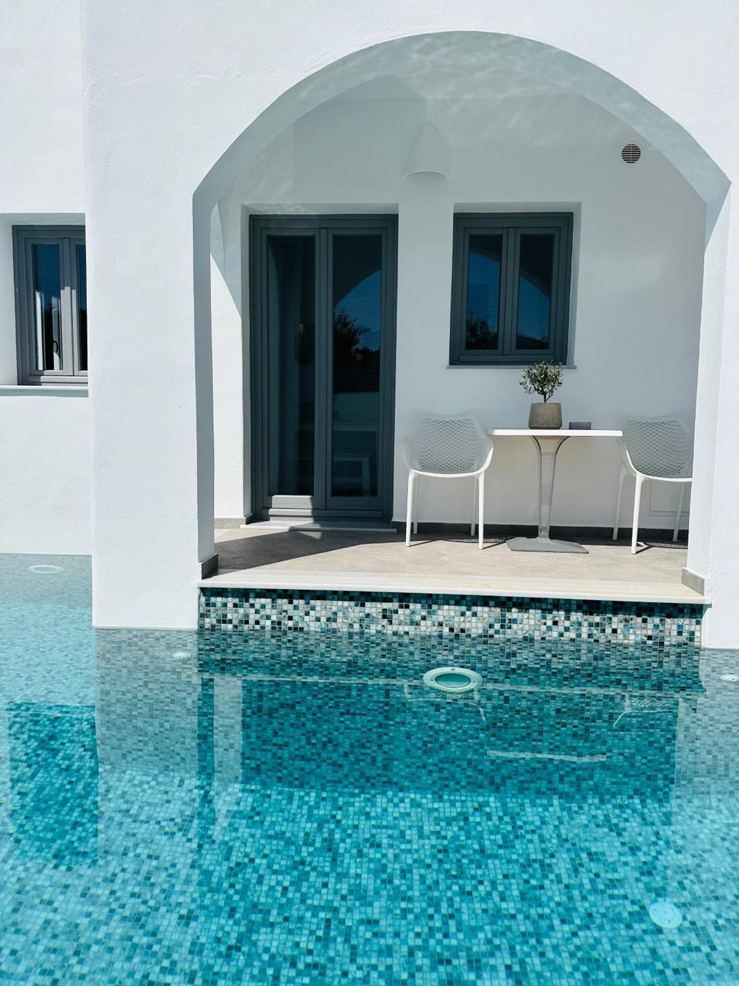 White Harmony Suites Меґалохорі Екстер'єр фото