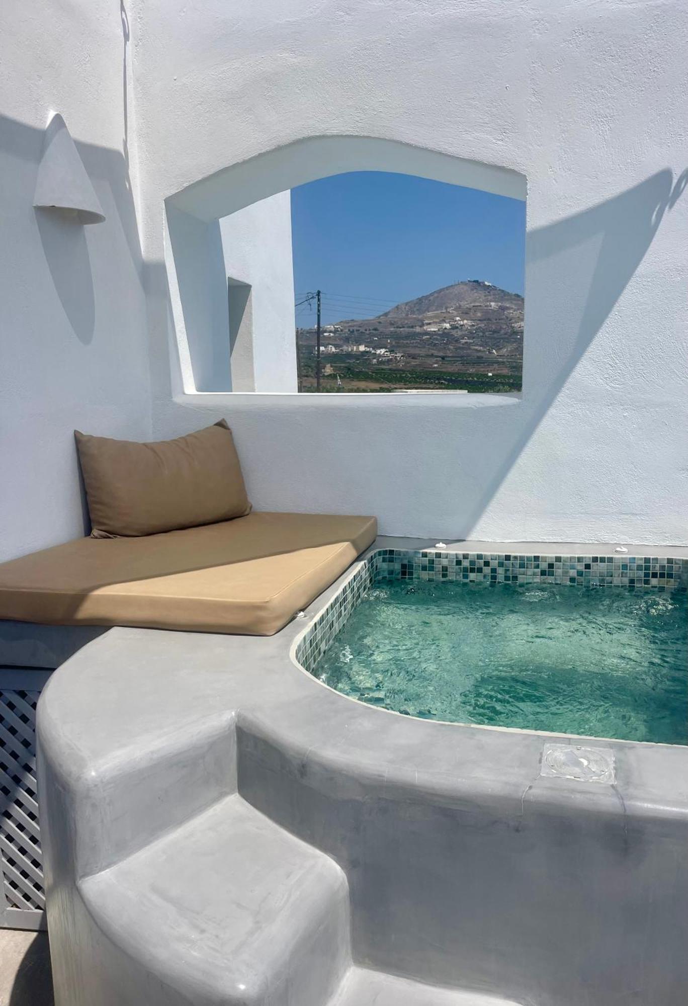 White Harmony Suites Меґалохорі Екстер'єр фото