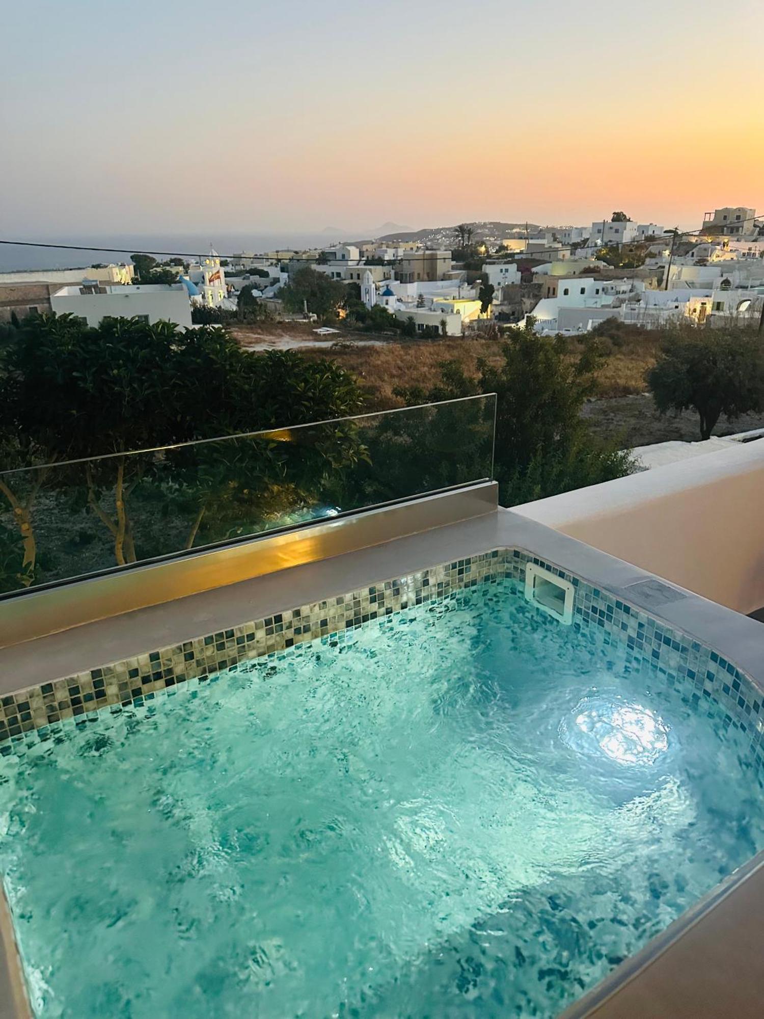 White Harmony Suites Меґалохорі Екстер'єр фото